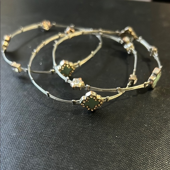 Jewelry - Elegant Silver and Green Star Bangle Set